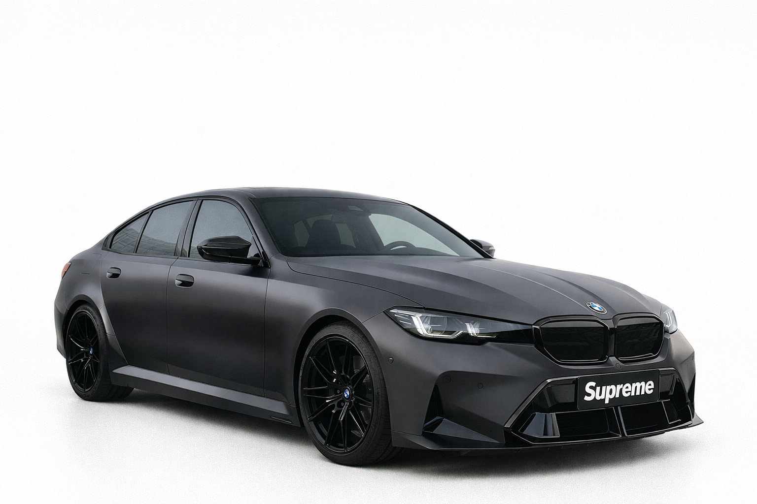 2025 BMW M5 Plug-in Hybrid 1