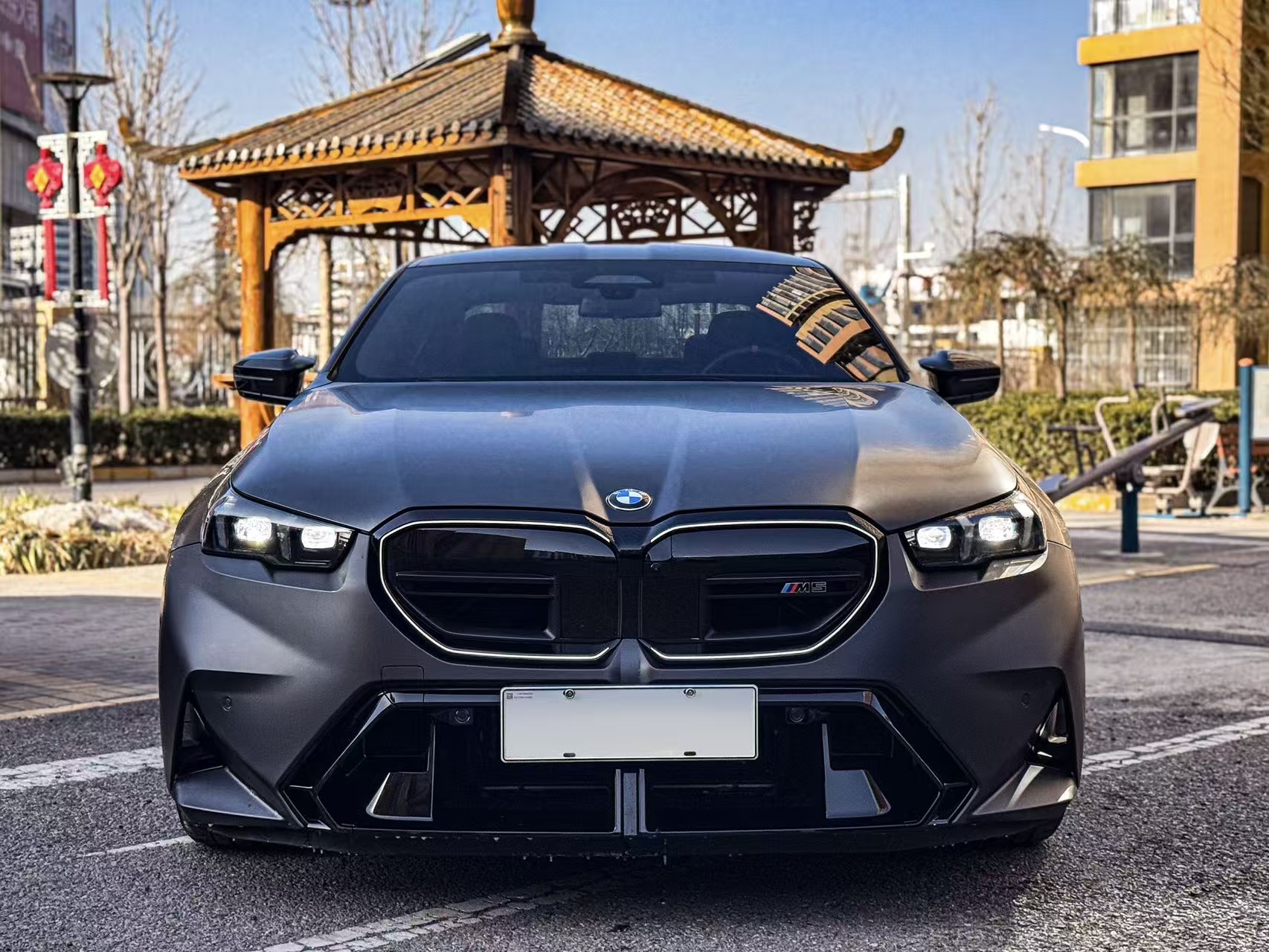 2025 BMW M5 Plug-in Hybrid 3