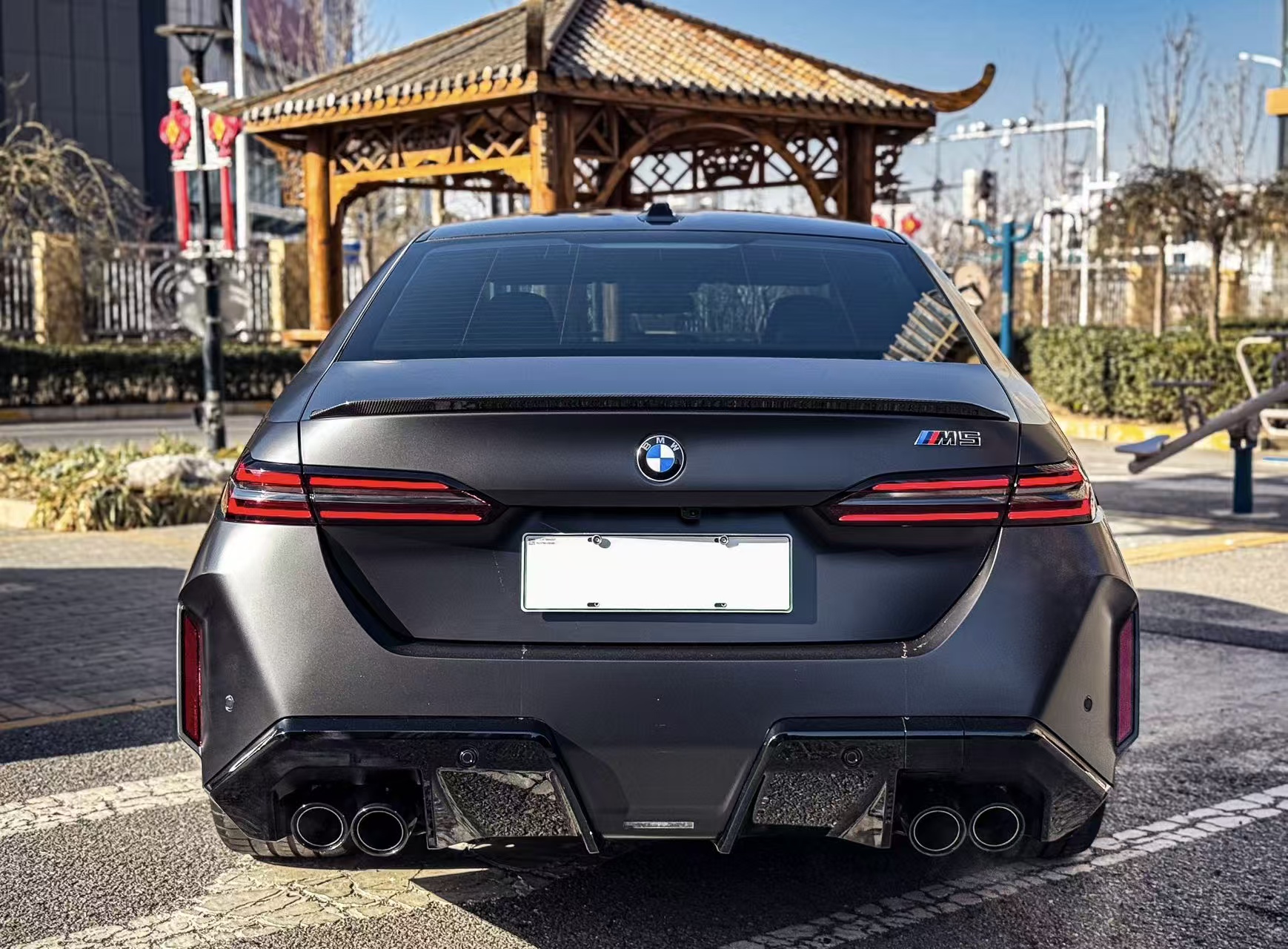 2025 BMW M5 Plug-in Hybrid 4
