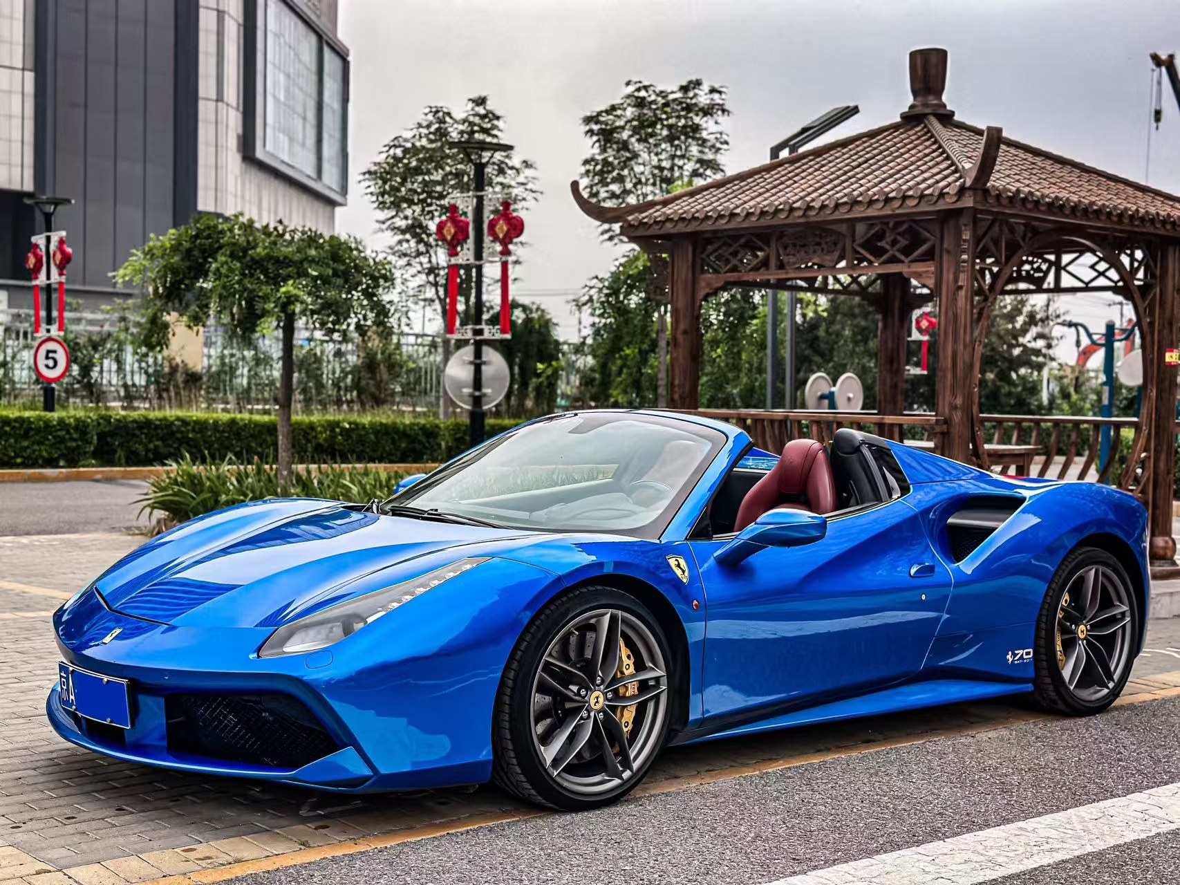 法拉利 488 Spider 2