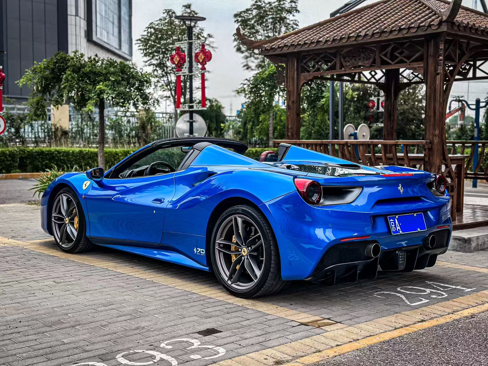 法拉利 488 Spider 3