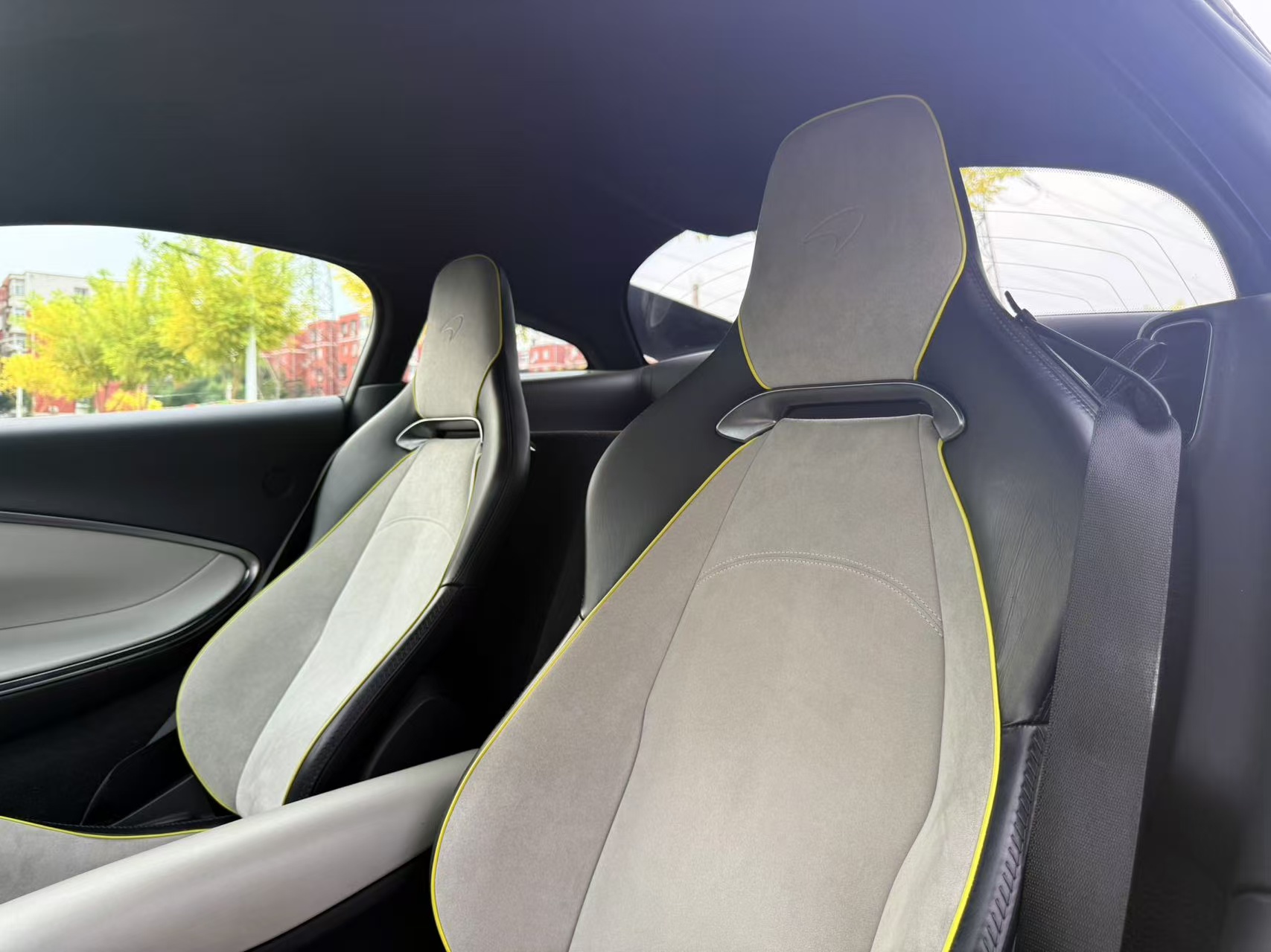 McLaren Artura 8