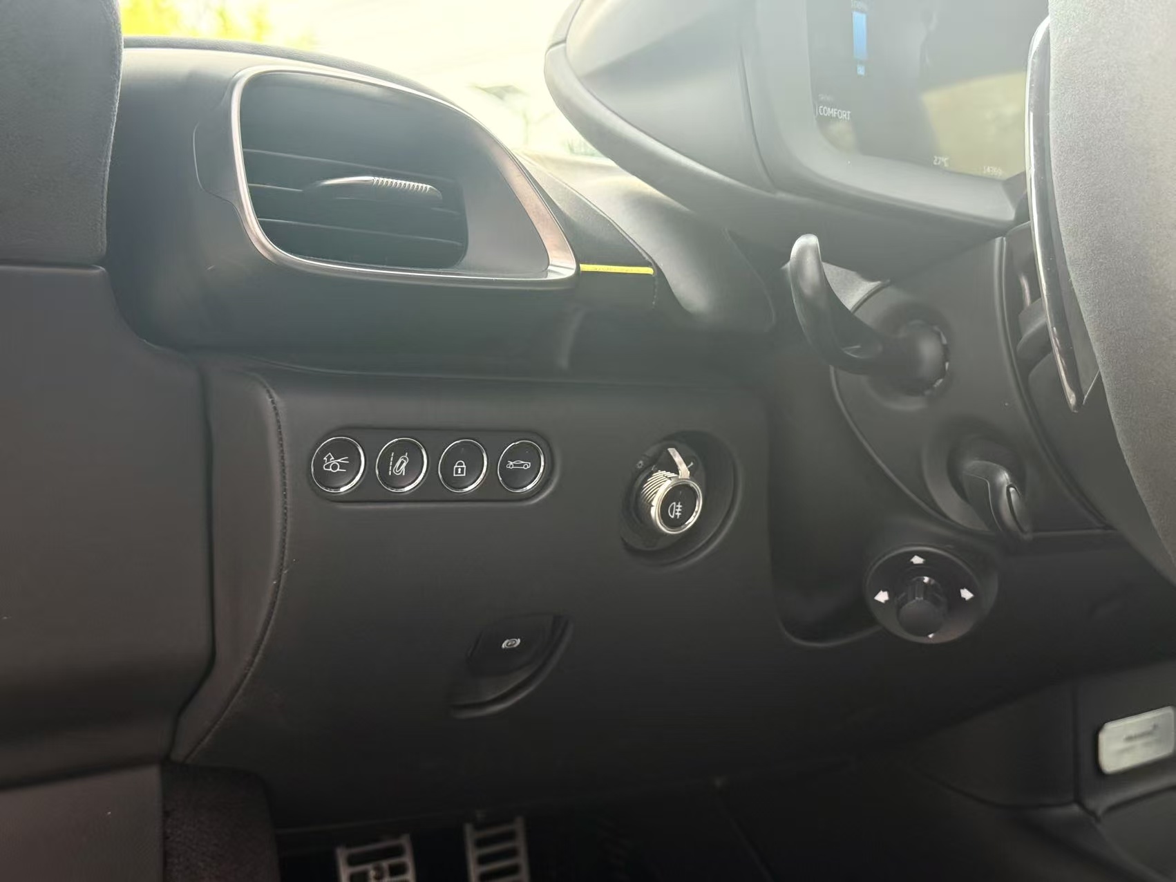 McLaren Artura 9