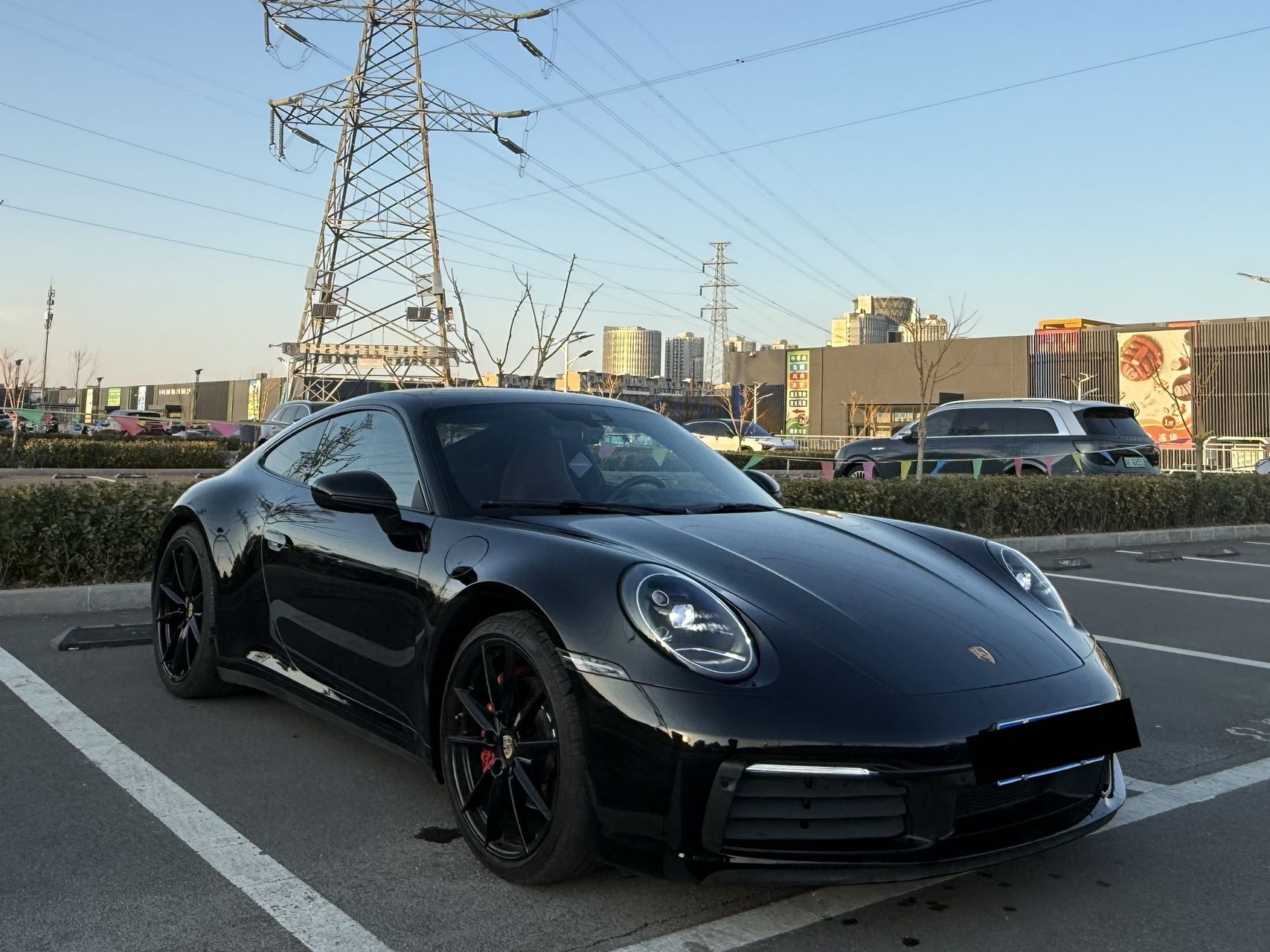 保时捷 911 Carrera (992.1) 黑车红内 2