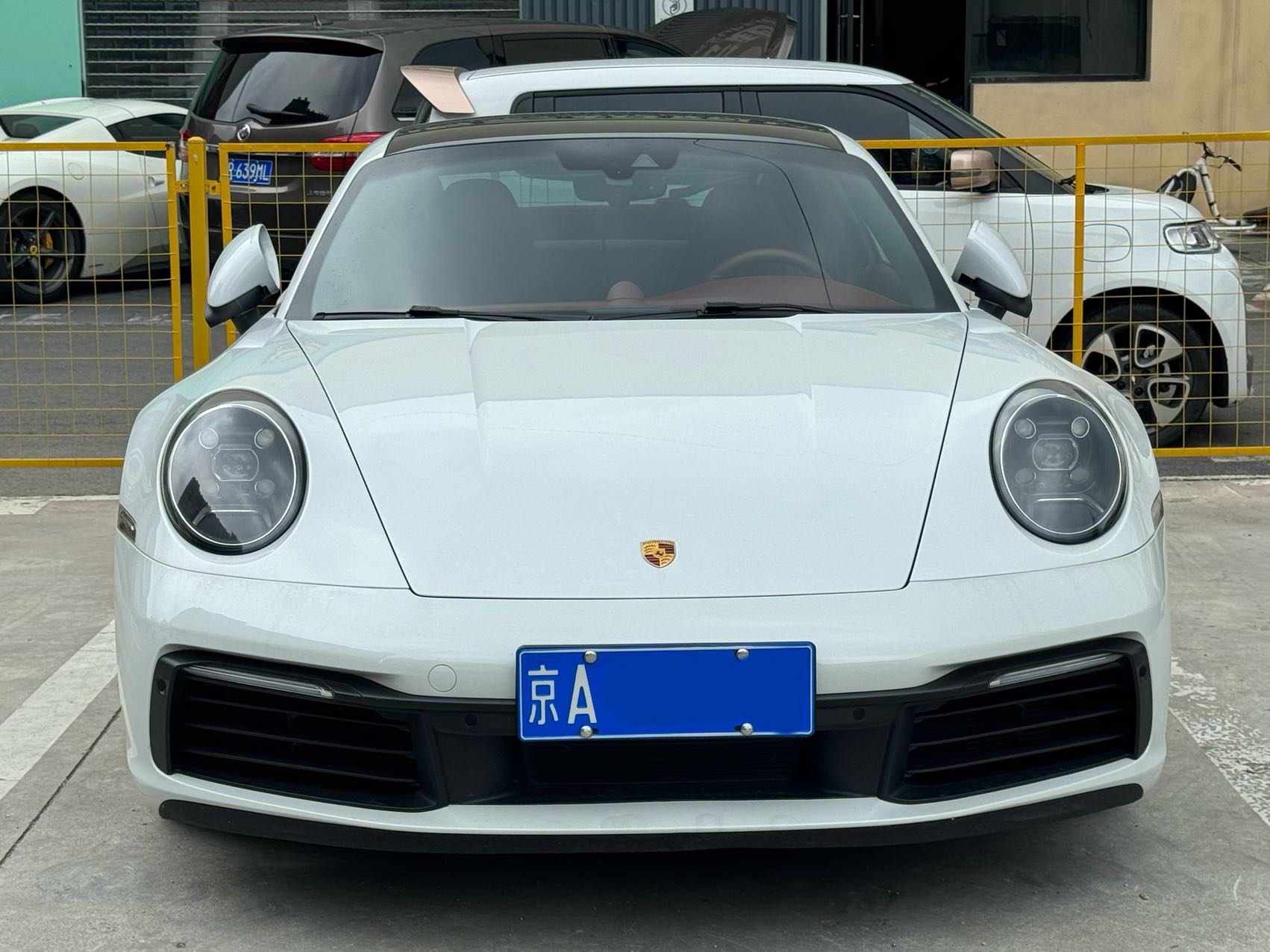 Porsche 911 Carrera (992.1), white 3