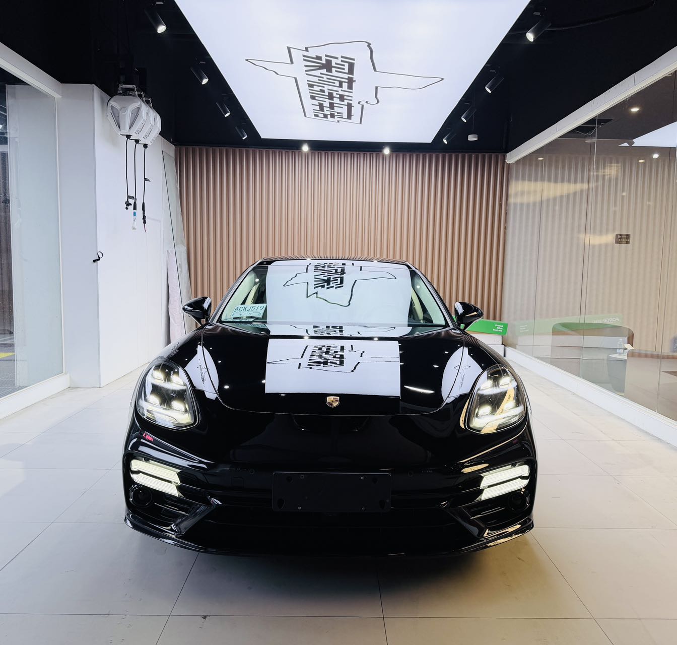 Porsche Panamera 4 Sport Turismo 2