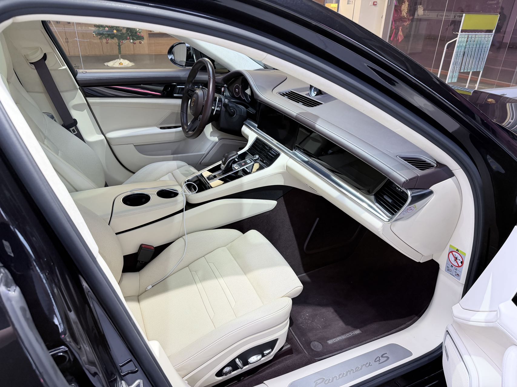 Porsche Panamera 4 Sport Turismo 6