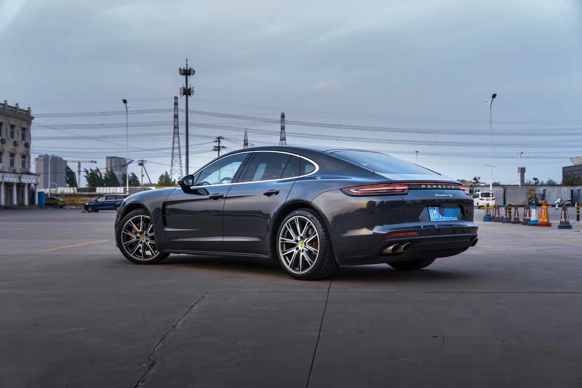 保时捷 Panamera 4S 6