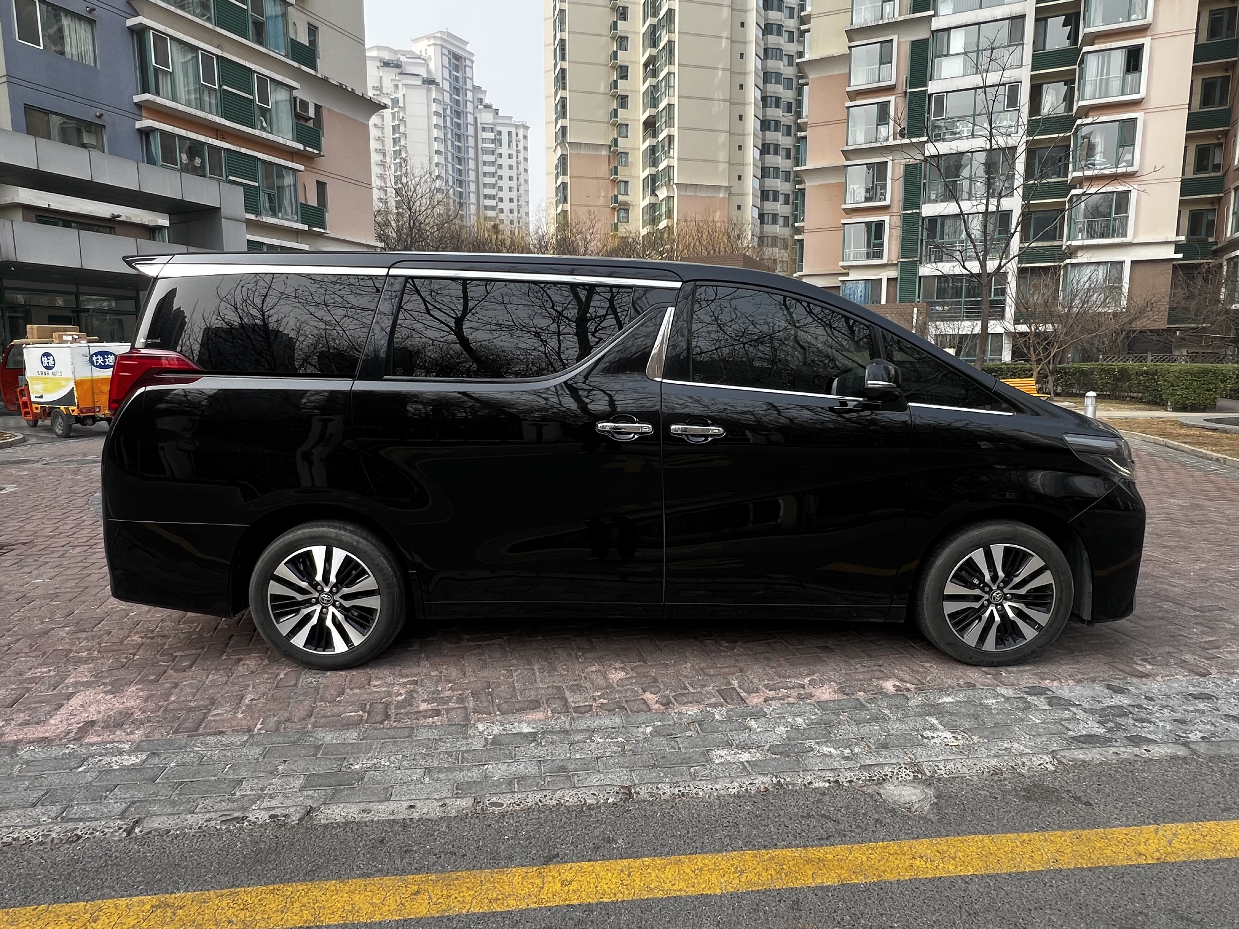 Toyota Alphard 3.5L 5