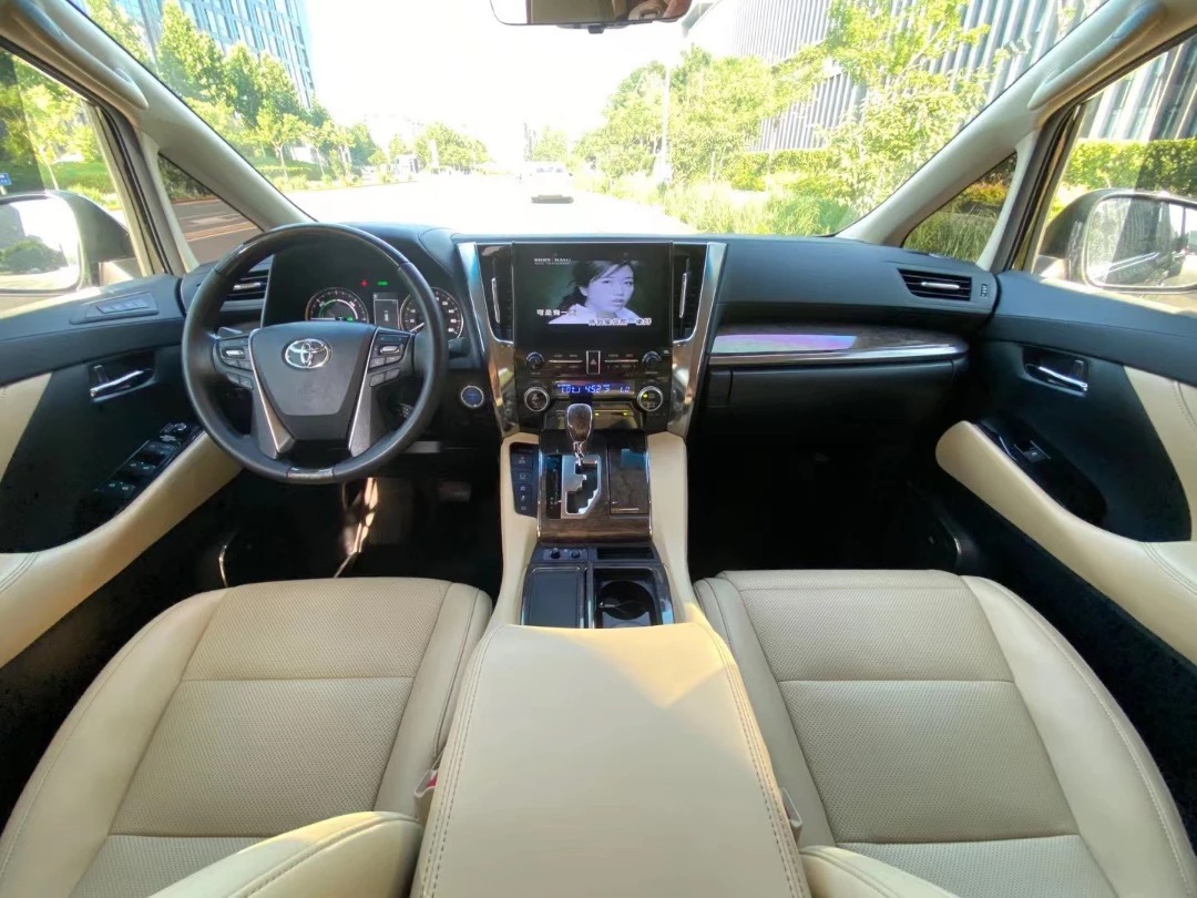 Toyota Alphard 3.5L 7